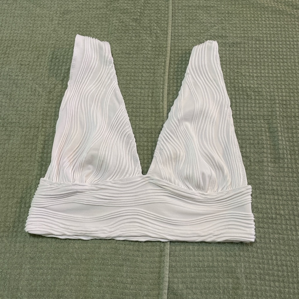 SHEIN White Textured Crop Top